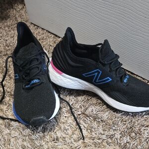 New Balance Women's Black and Blue Sneakers